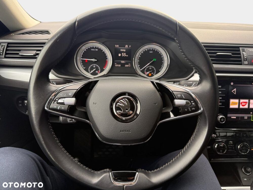 Skoda Superb 2.0 TDI SCR Ambition DSG - 14