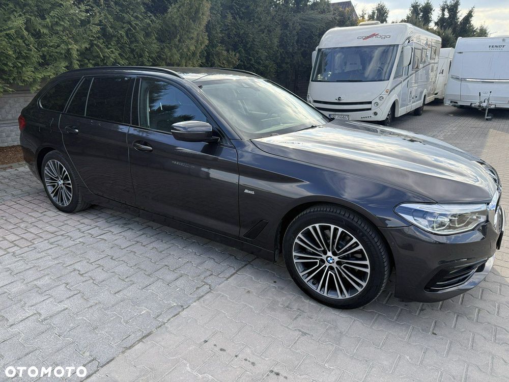 BMW Seria 5 520d Sport - 3