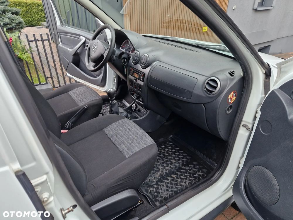 Dacia Duster 1.6 16V 105 4x4 Laureate - 10