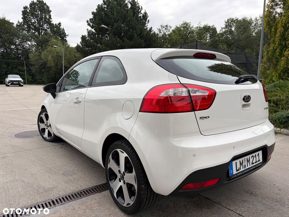 Kia Rio 1.2 Dream Team Edition - 3