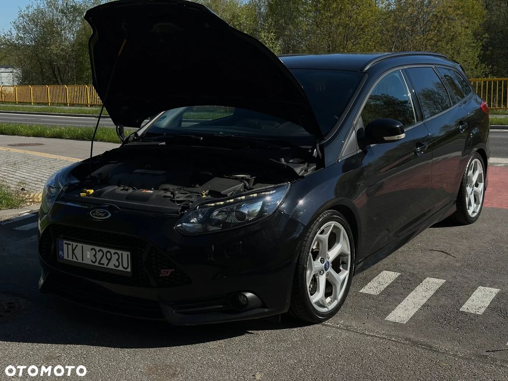 Ford Focus 2.0 EcoBoost ST mit Leder-Sport-Paket - 17