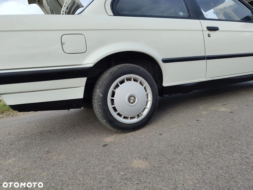 BMW Seria 3 316i - 11