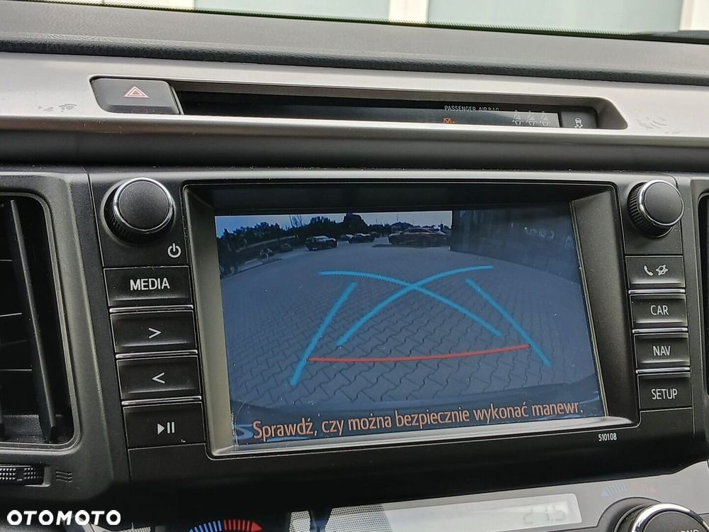 Toyota RAV4 Hybrid Premium 4x2 - 23