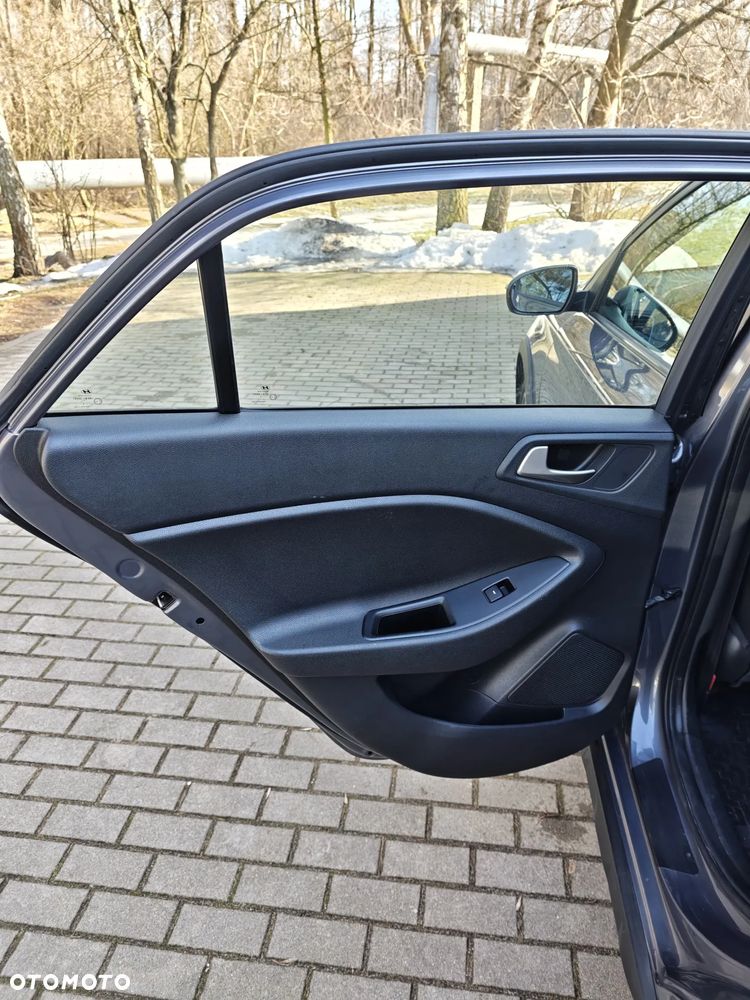 Hyundai i20 1.4 Premium - 14