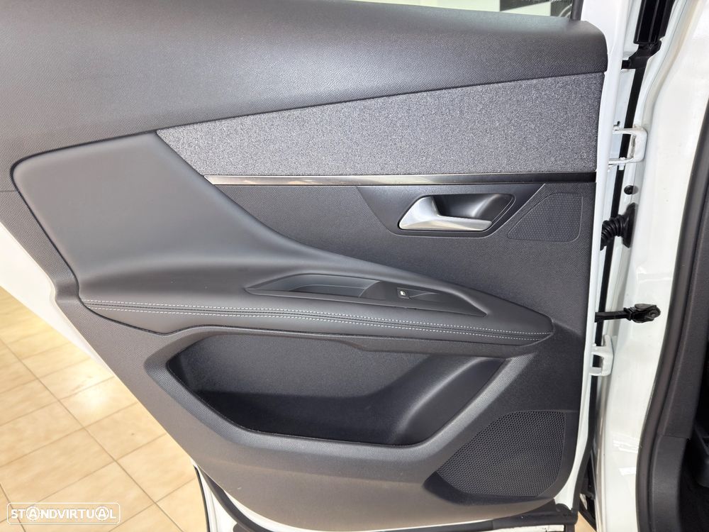 Peugeot 3008 PureTech 130 Stop & Start GPF EAT8 Allure - 19