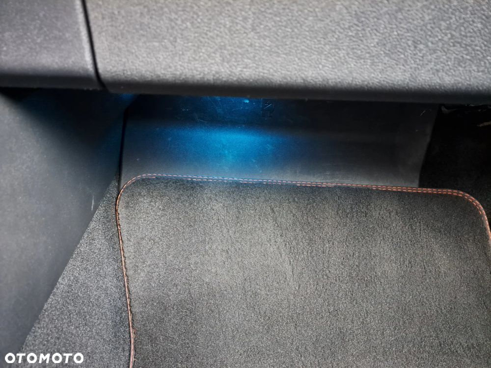 Ford Kuga 2.0 EcoBlue mHEV FWD ST-Line X - 26
