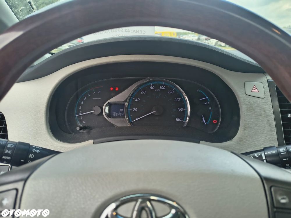 Toyota Sienna - 10