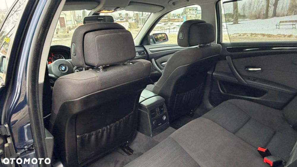 BMW Seria 5 525d - 28
