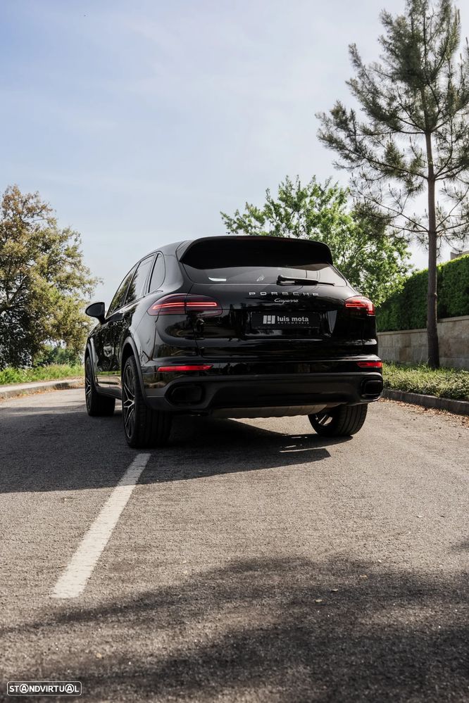 Porsche Cayenne Platinum Edition - 16