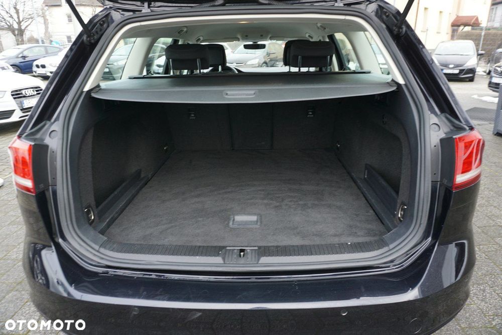 Volkswagen Passat - 21