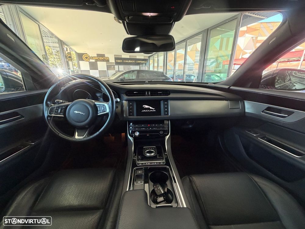 Jaguar XF 2.0 D Pure - 11