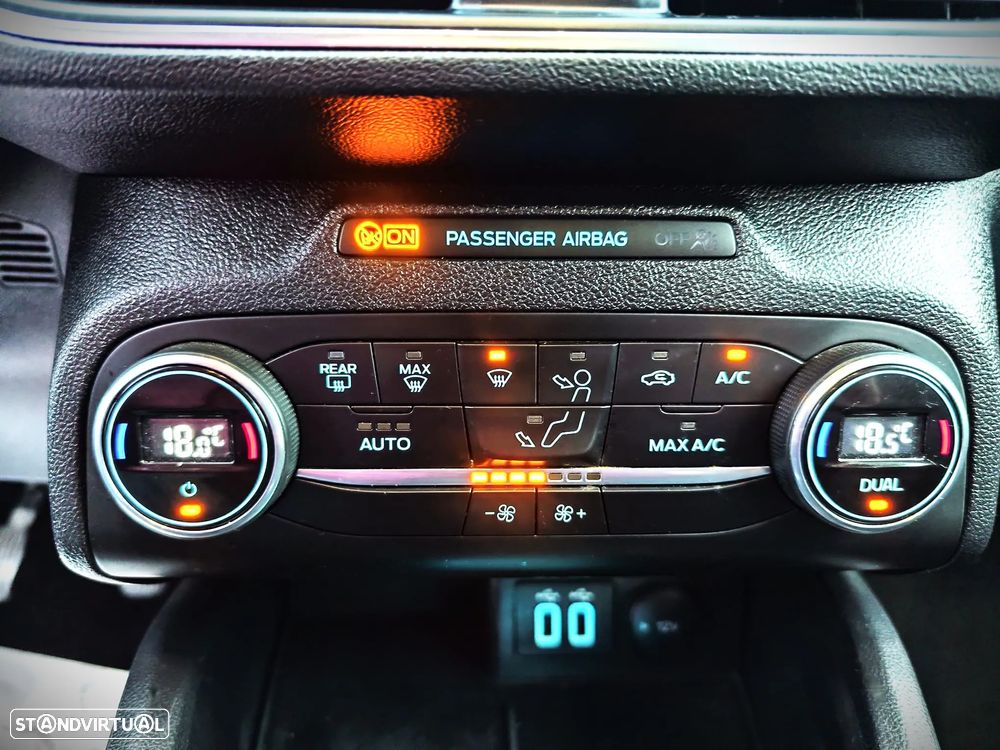 Ford Focus SW 1.5 TDCi EcoBlue Active X - 11