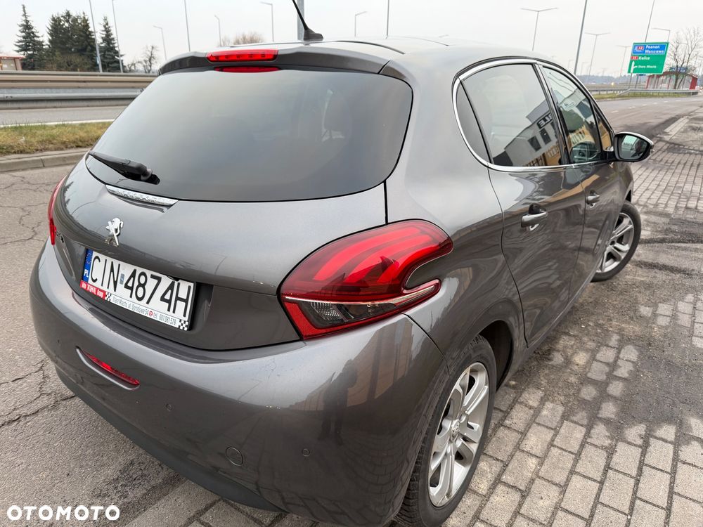 Peugeot 208 PureTech 82 Start & Stop Allure - 10