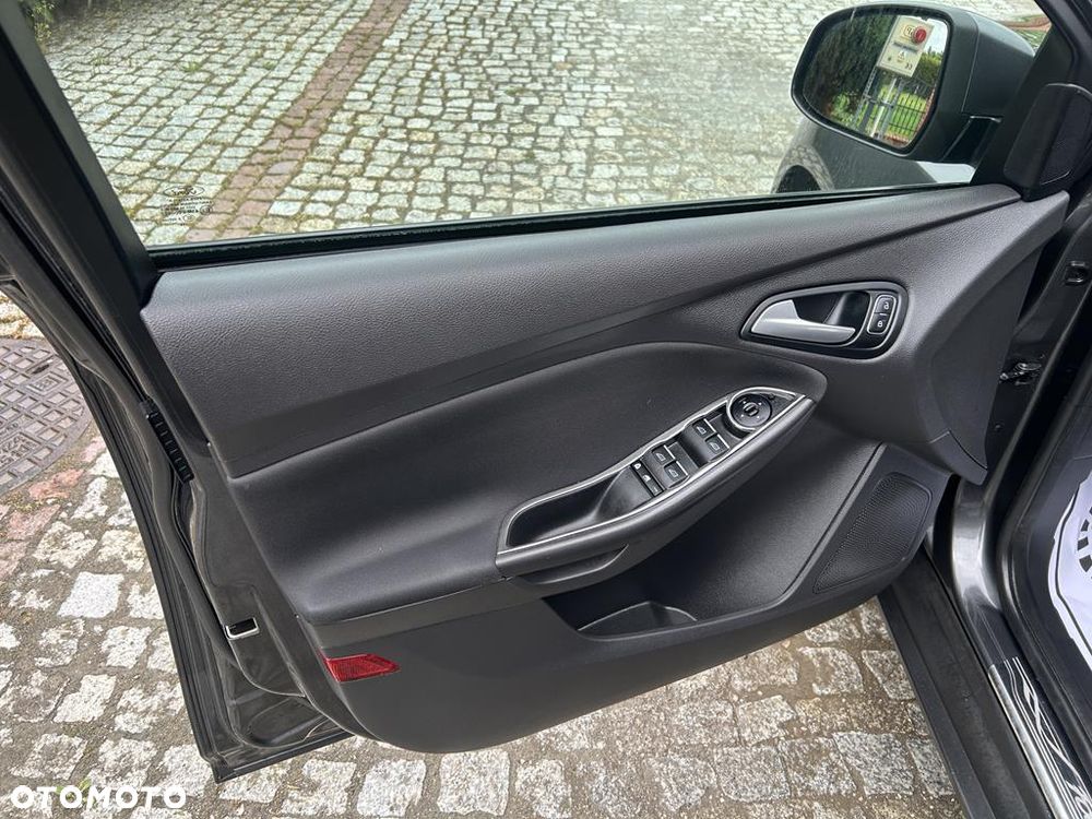 Ford Focus - 31
