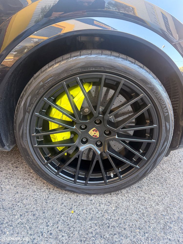 Porsche Cayenne Coupé Turbo S E-Hybrid - 42