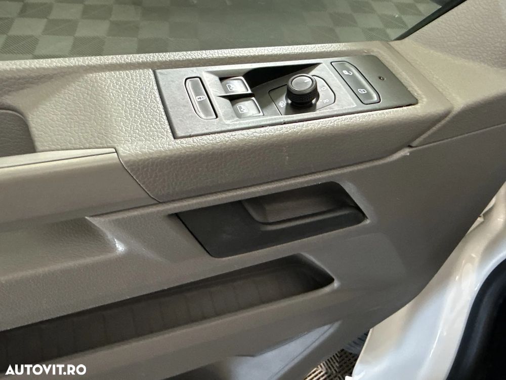 Volkswagen Transporter - 16