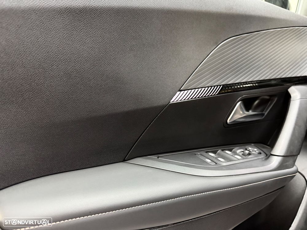 Peugeot 2008 Hybrid 145 e-DSC Allure - 20