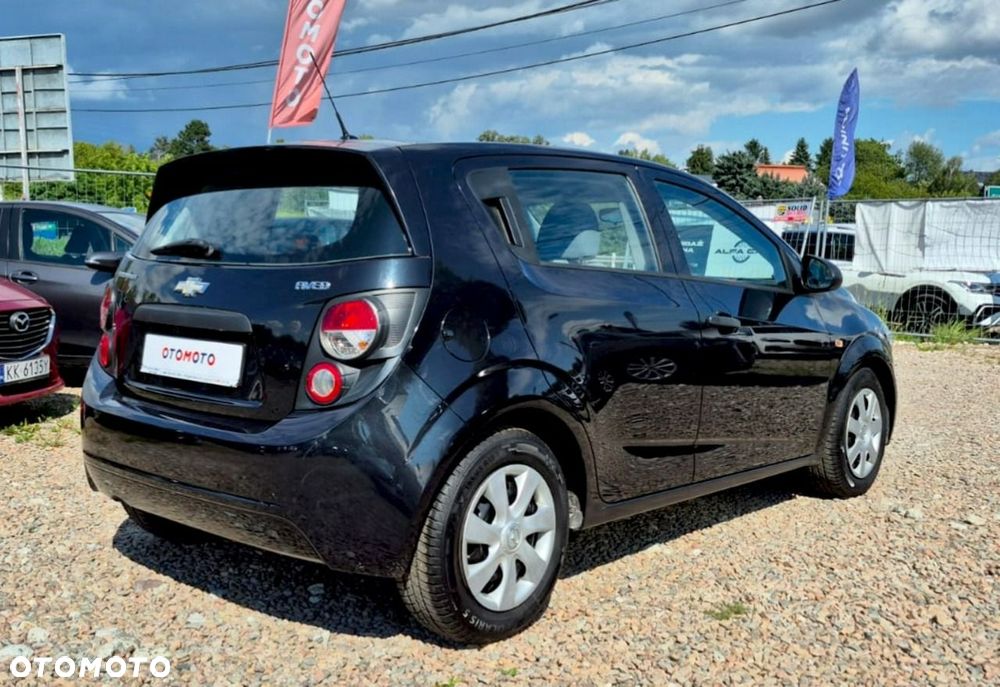 Chevrolet Aveo - 4