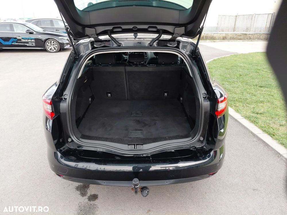 Renault Megane ENERGY TCe 140 EDC LIMITED - 17