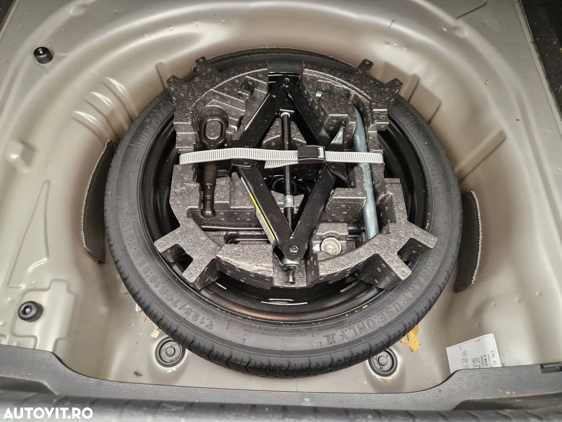 Volkswagen Passat - 10