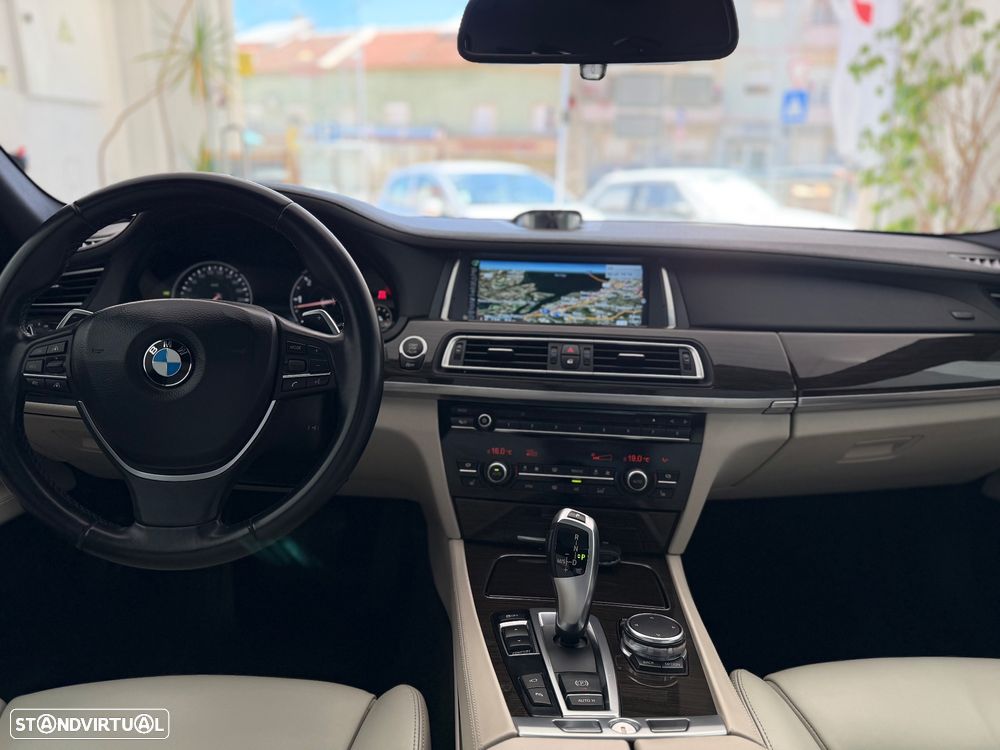 BMW 740 d - 18