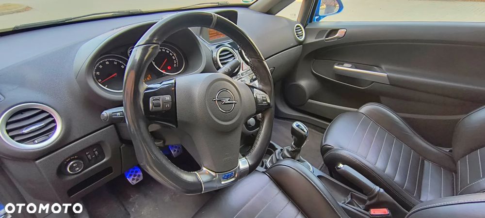 Opel Corsa 1.6 Turbo OPC - 11