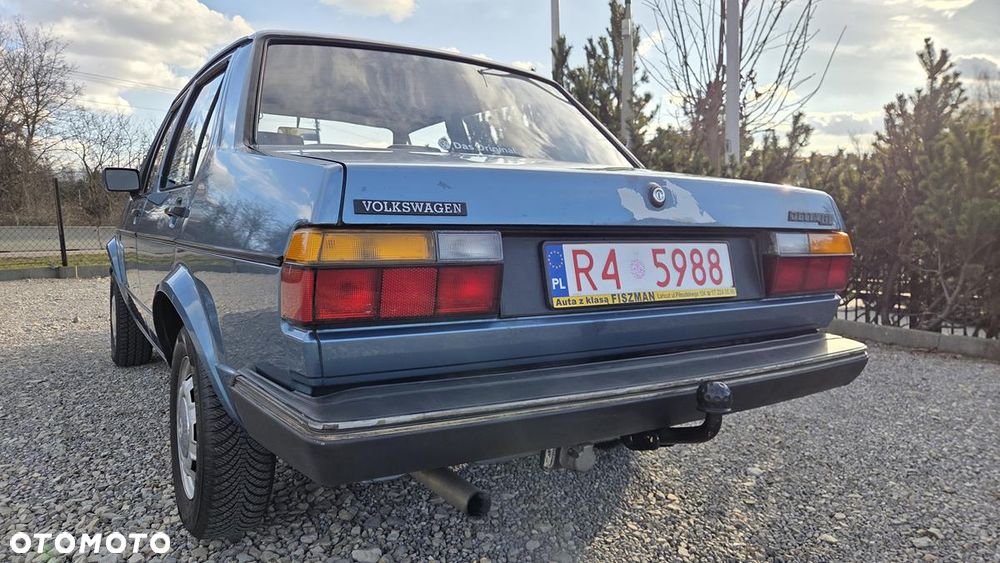 Volkswagen Jetta - 11