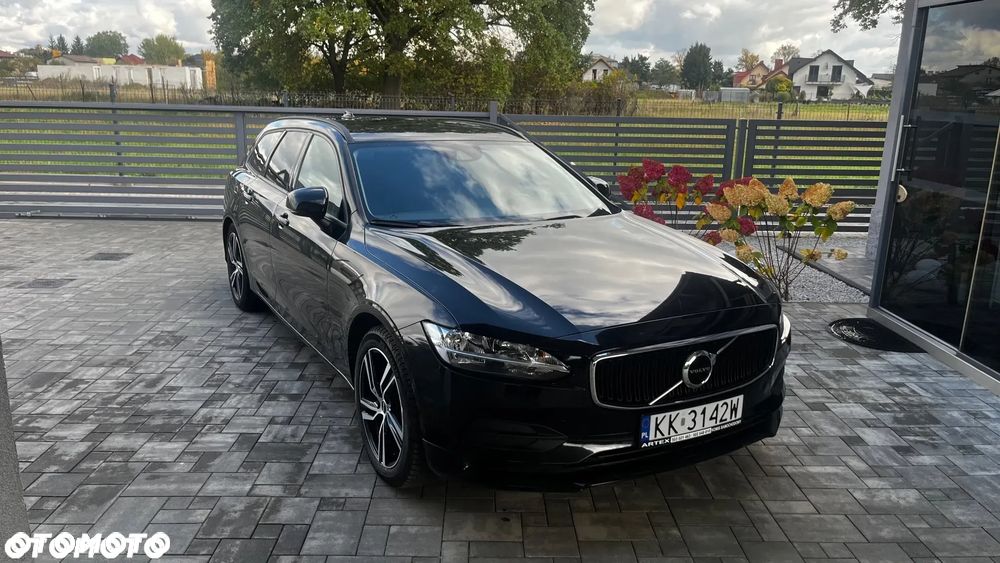 Volvo V90 D4 Momentum - 1