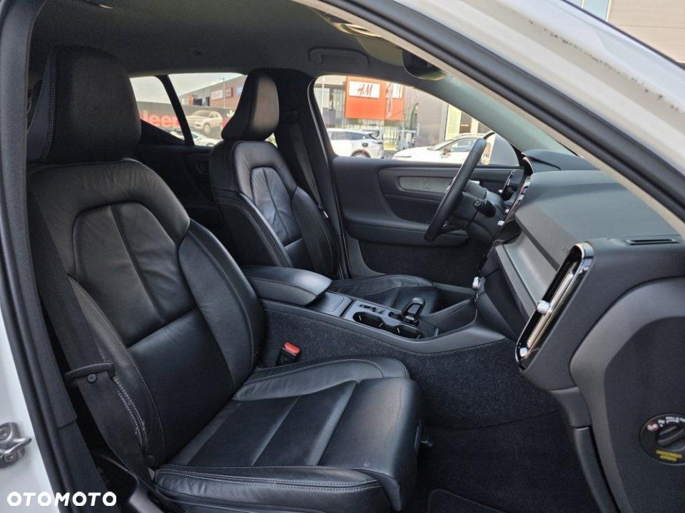Volvo XC 40 - 22