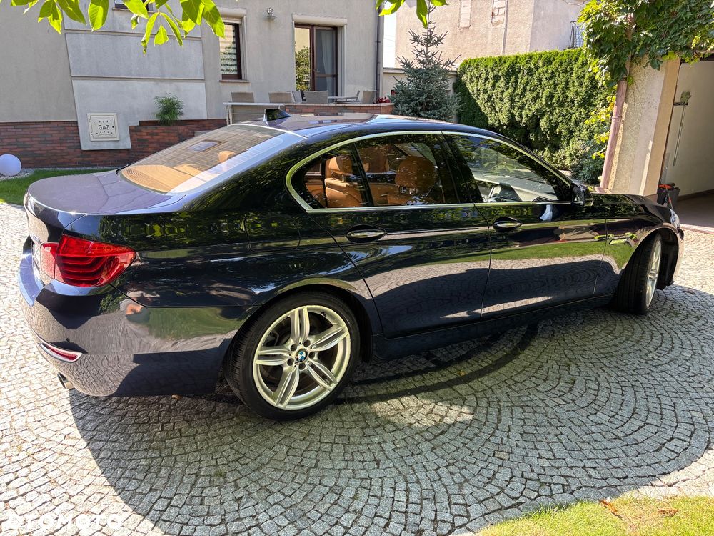 BMW Seria 5 535i xDrive Sport-Aut Luxury Line - 7