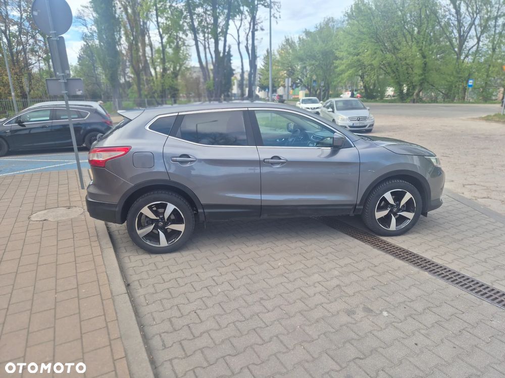 Nissan Qashqai 1.2 DIG-T N-Connecta EU6 - 6