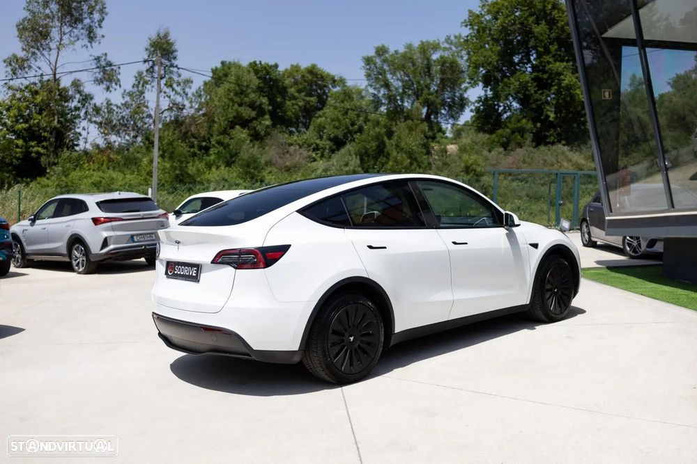 Tesla Model Y Standard - 7