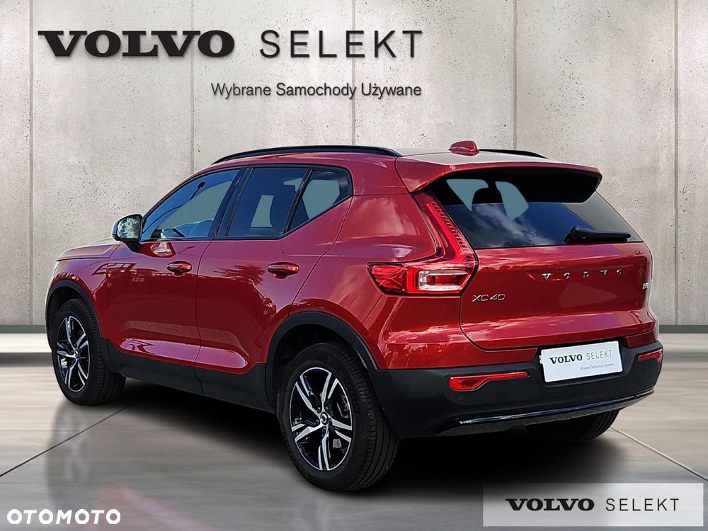 Volvo XC 40 B3 Plus Dark - 3