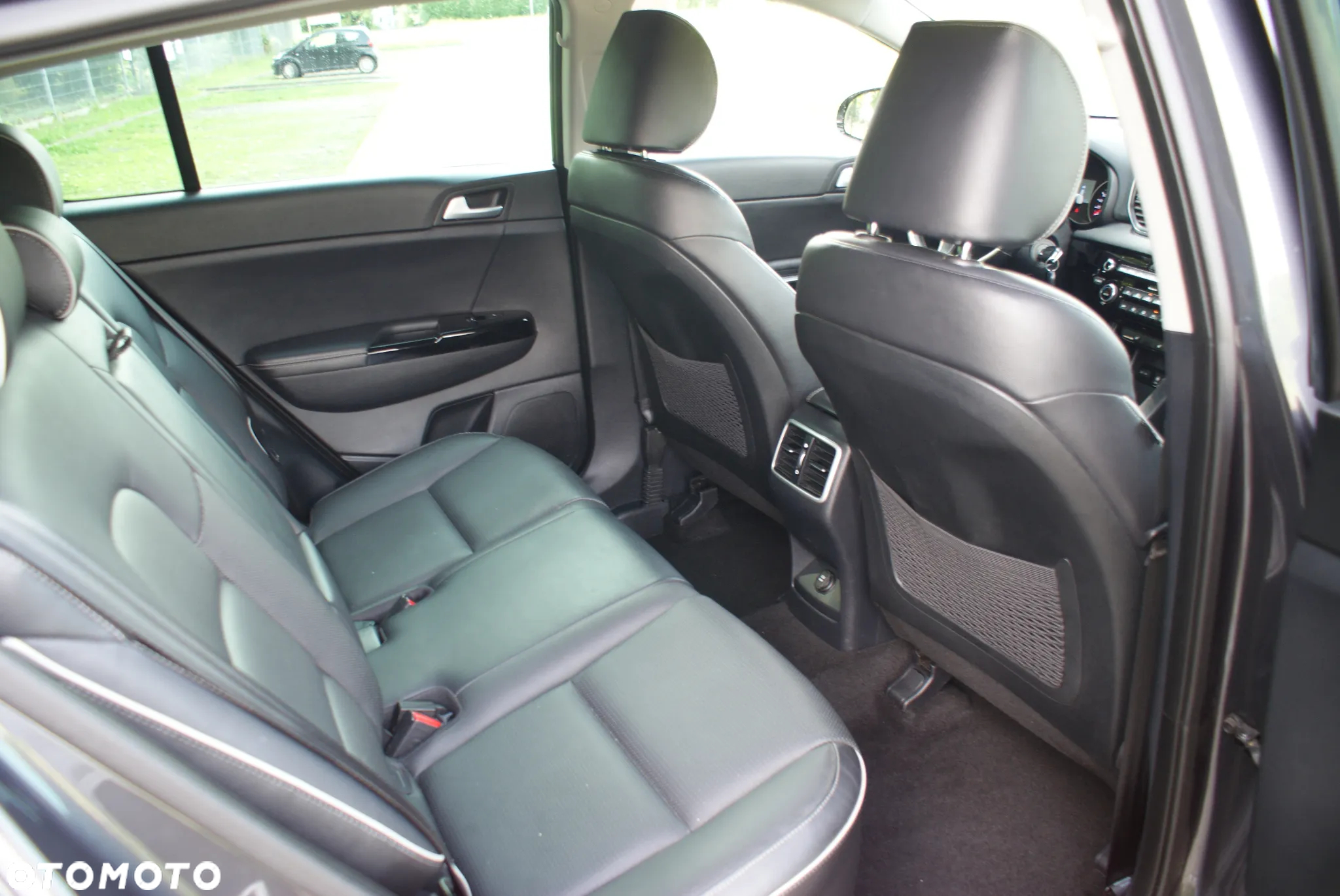 Kia Sportage - 16