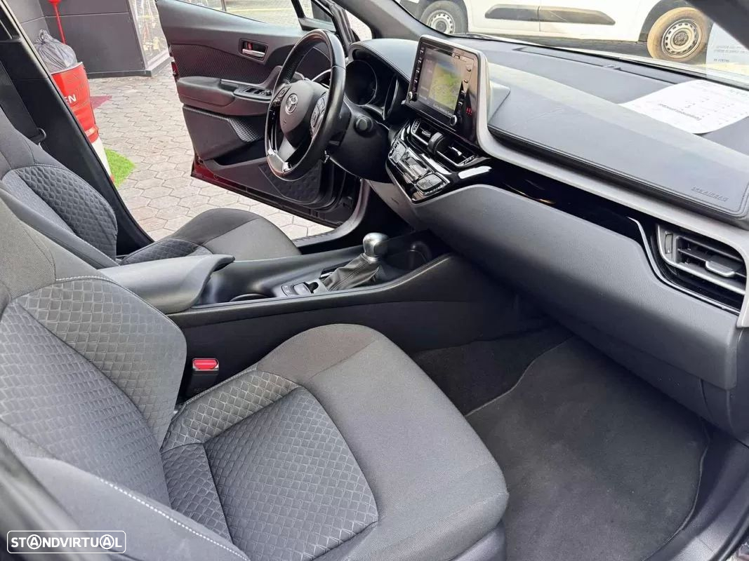 Toyota C-HR 1.8 Hybrid Exclusive - 18