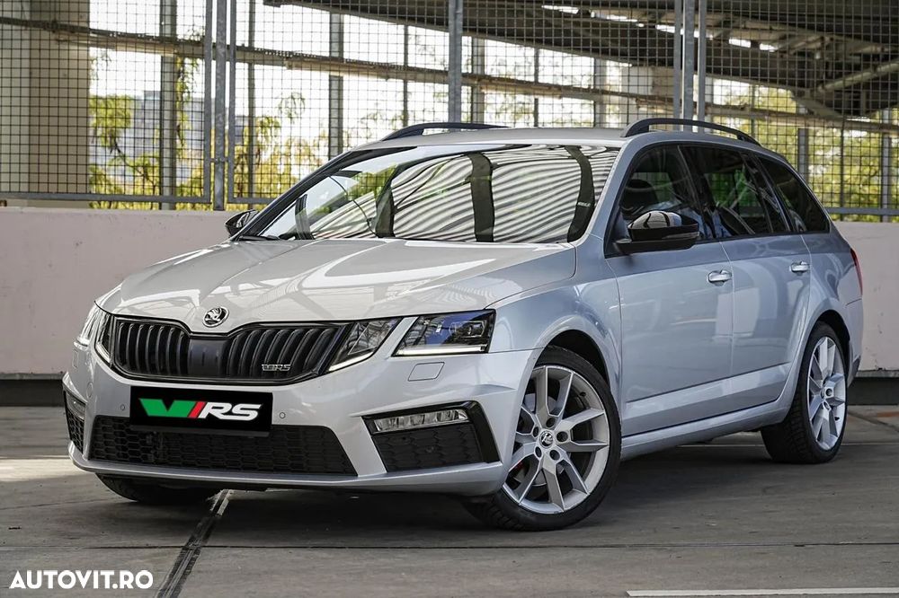 Skoda Octavia Combi 2.0 TDI DSG RS - 2