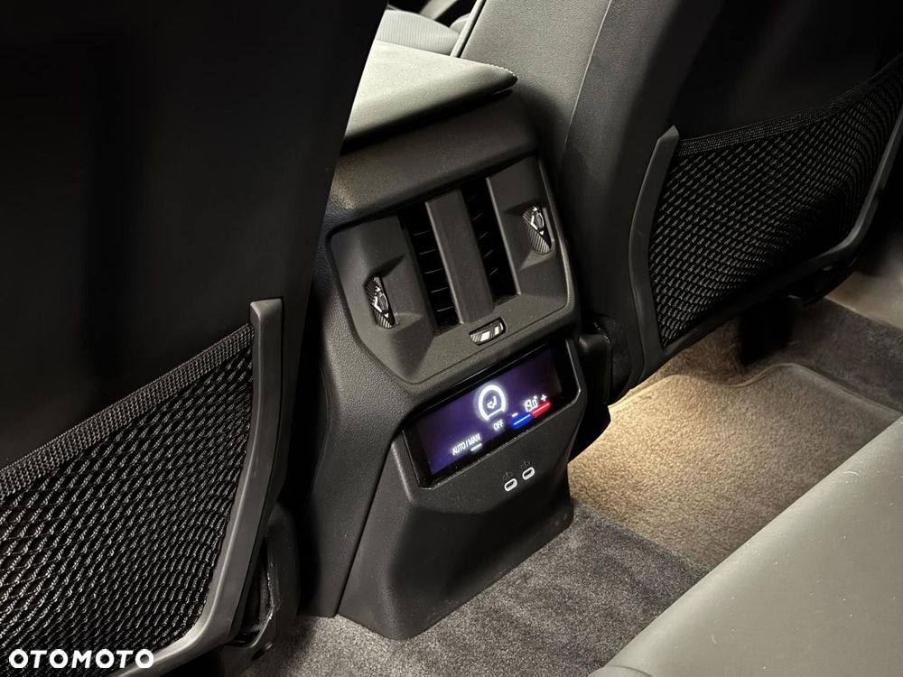 BMW X3 xDrive20d mHEV - 24