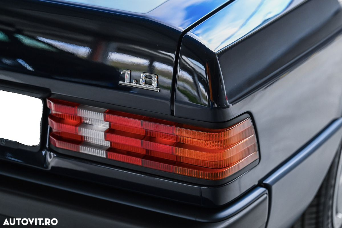 Mercedes-Benz 190 - 8