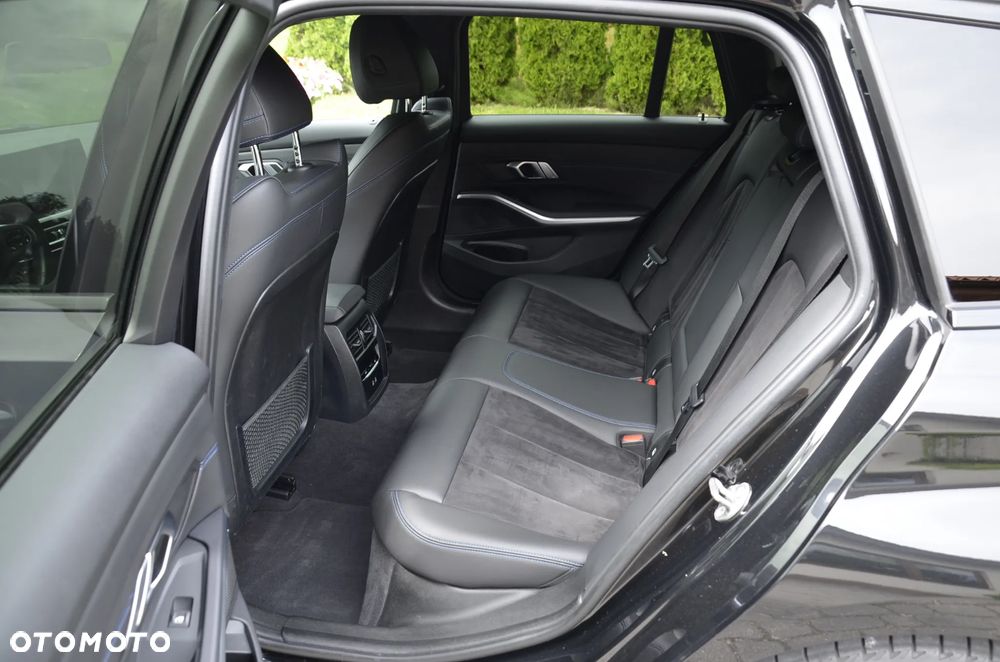 BMW Seria 3 320d Edition M Sport Shadow - 14