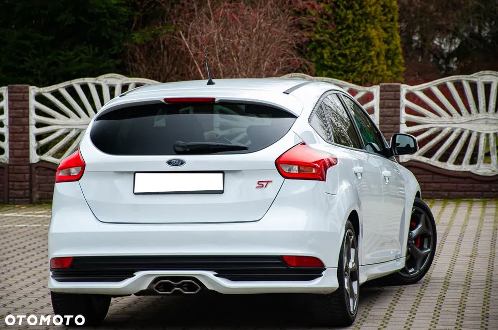 Ford Focus 2.0 TDCi ST mit Leder-Exclusiv-Paket - 16