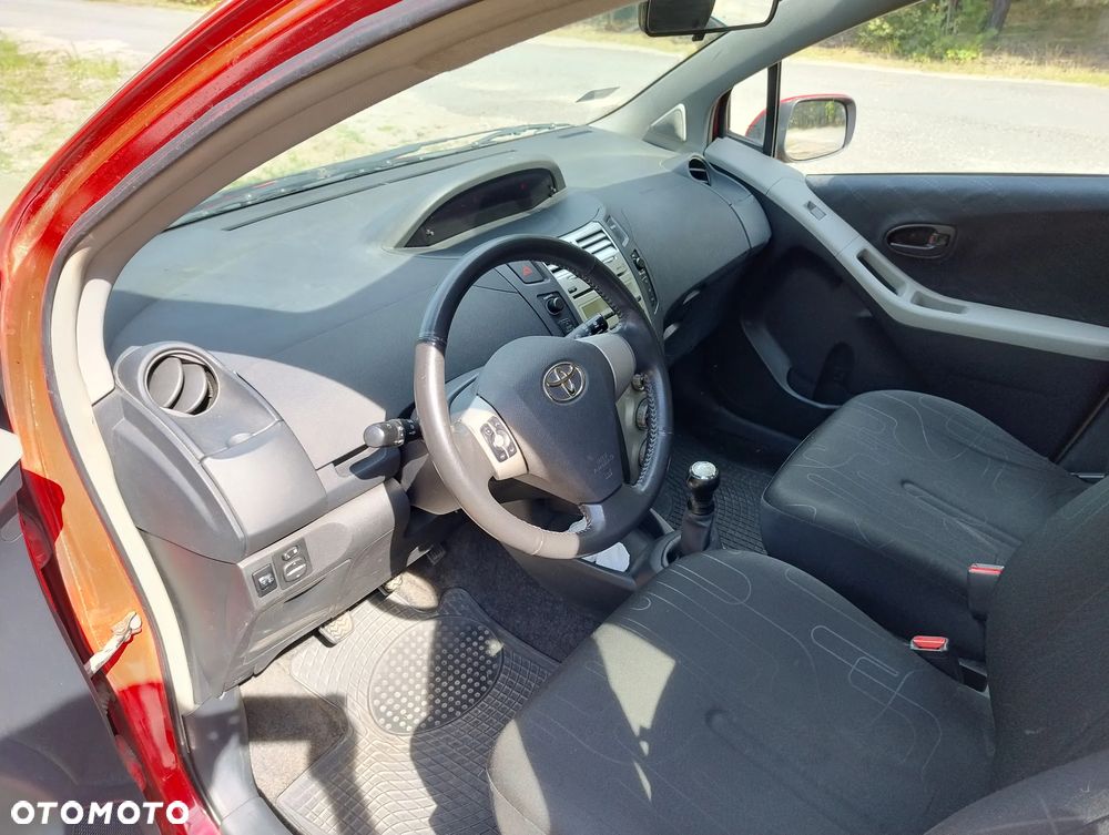 Toyota Yaris 1.0 Terra EU5 - 5