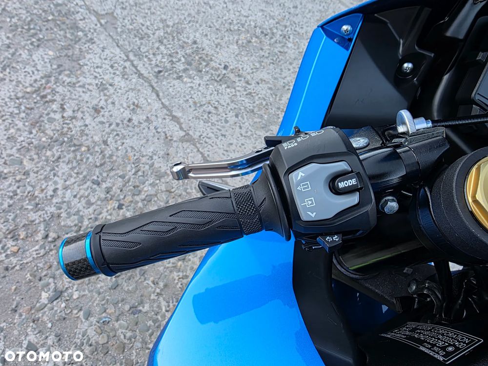 Suzuki GSX-R - 21