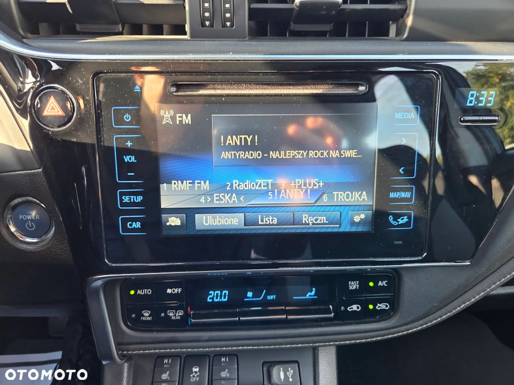 Toyota Auris Hybrid 135 Premium - 26