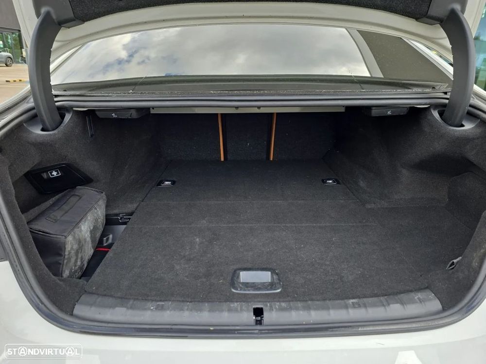 BMW 530 e Pack M - 17