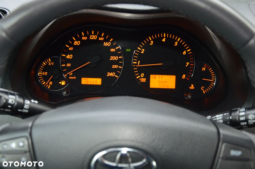 Toyota Avensis 1.8 VVT-i Sol - 24