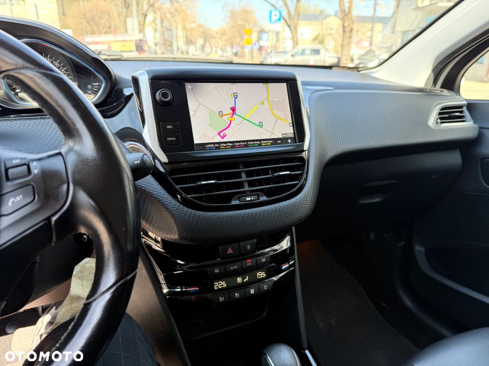 Peugeot 2008 - 8