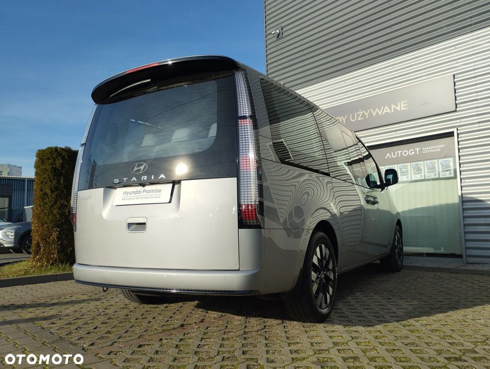 Hyundai Staria 1.6 T-GDI HEV Luxury - 2