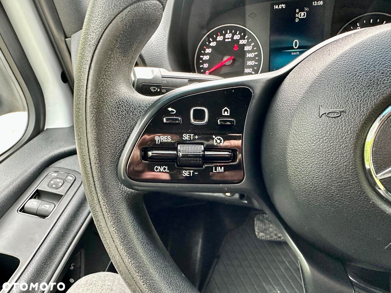 Mercedes-Benz SPRINTER - 18
