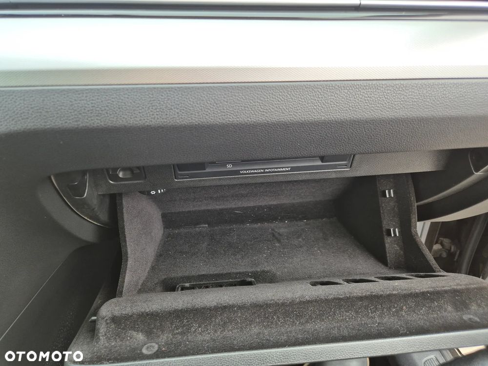 Volkswagen Passat 2.0 TDI (BlueMotion Technology) Highline - 27