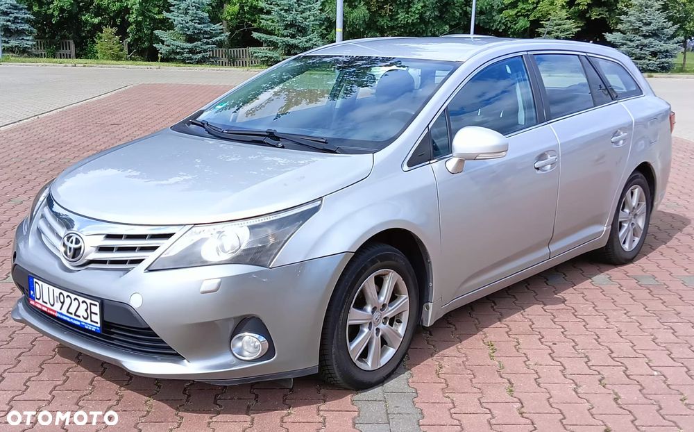 Toyota Avensis 2.0 Style MS - 6